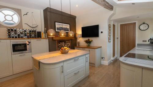 Oulton House - Beautiful Restored 2 Bedroom Property in Spofforth, Harrogate - Foto 2, stove, dishwasher