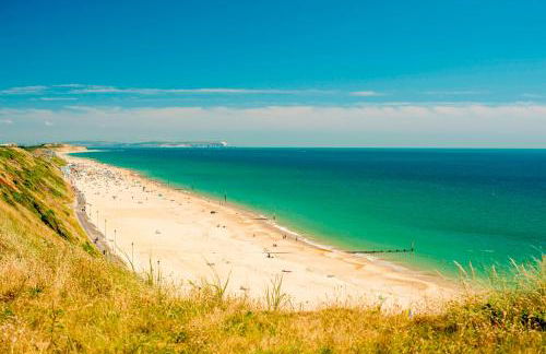 MOONGATE by BOURNECOAST - A Delightful Chalet Bungalow with a Garden and Parking - HB10672 - Foto 51