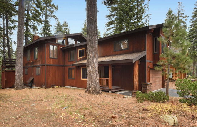 Lake Tahoe Treasure! Minutes From Beach & Skiing - Foto 43