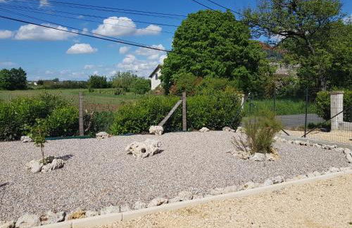 GITE chez mamie - 7 personnes A SAINTE LIVRADE SUR LOT - Foto 14