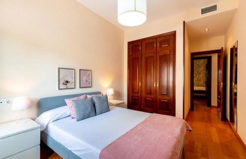 Center of Seville! Luxury apartment in Sevillian Manor House! - Photo 24