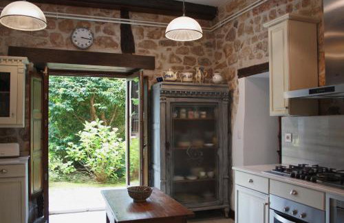 Palacio de Hualle - Photo 57