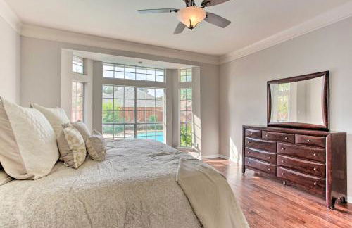 Elegant Plano Home with Private Outdoor Pool! - Foto 21