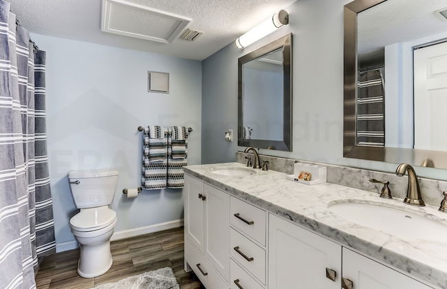 Comfy Upper Unit Condo to Enjoy the Beach or the Fishing by RedAwning - Foto 18