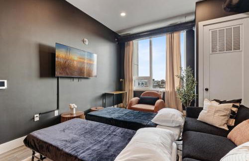 2BR 2BA, King bd, Gym, Free Parking, 8min to Train - Foto 51