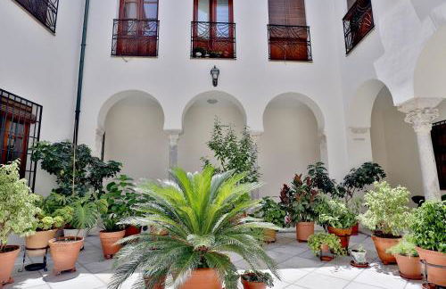 Pedro Lopez Free Parking Cordoba Center - Photo 3