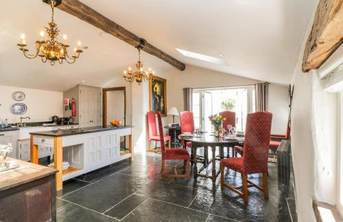 Glanville House - Photo 16