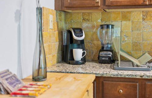 Pool and Patio, 8 minutes from Mall of Georgia! - Foto 16