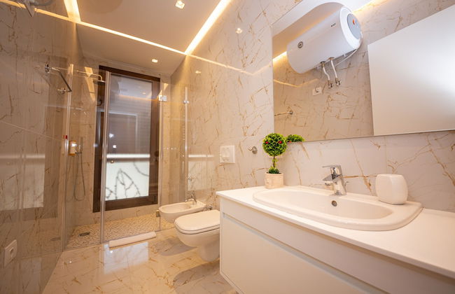 Central Chic Apartments - Photo 43