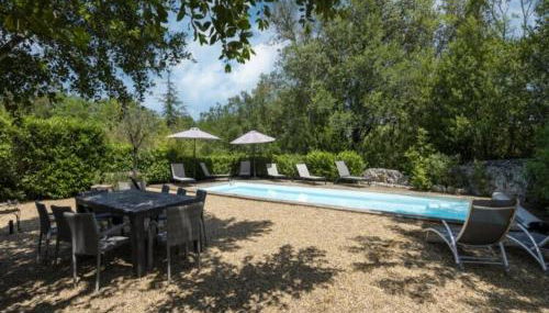 Grenadiers à Six - Photo 4, Garden