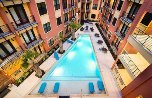 Chic 1BR w Gym & Parking Near Rvrwalk & Dome - Foto 46