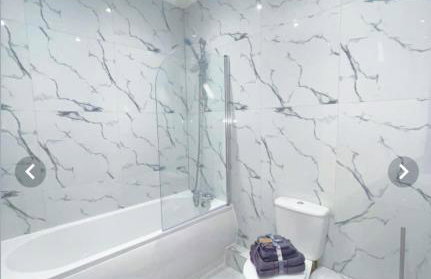 The Felix Apartments - 3 Bedrooms - FREE Parking - Close to train station - Photo 30