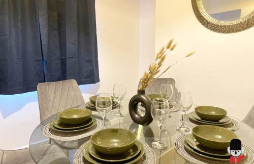 KozyGuru / Wigan / 2BR 4Beds / Newly Refurbished Stylish Holiday House / Close to Big Retail Park / UWNE034 - Foto 6