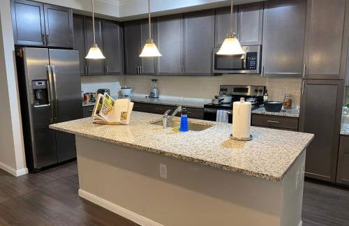 Spring Modern 2 king bed Long-term Condo - Foto 6