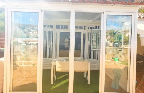 The perfect place to relax Bedroom with hot tub, beautiful tropical garden area. Bbq and big open spaces through all the house.It is located in a quiet place, but still 5 min away from the touristic Puerto Rico and walking distance from the beach - Foto 28