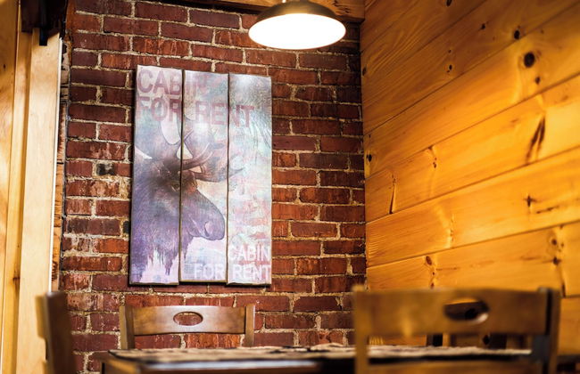 Historic barn at Moosehead Lake - Photo 3