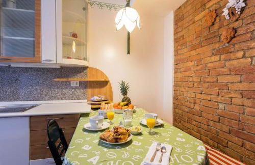 Villa Eugenia - Luxury Flat with Parking Space - Photo 18