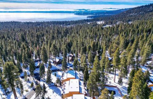 TahoeCozy with Pool Hot Tub and Near Northstar - Foto 43