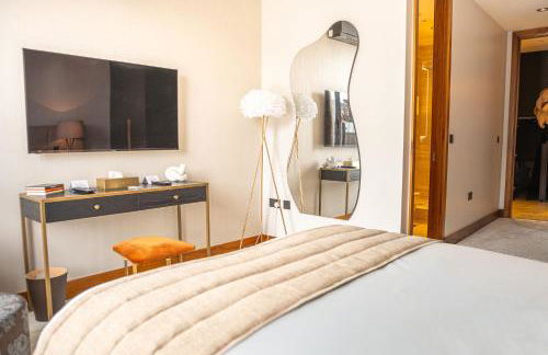 SAINT PAUL - Unrivalled 3BR Penthouse Apartment with Hot Tub Leeds - Foto 16