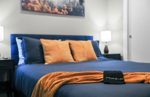 1BR • City Views • Queen + SofaBed • WiFi & 2 TVs - Photo 15