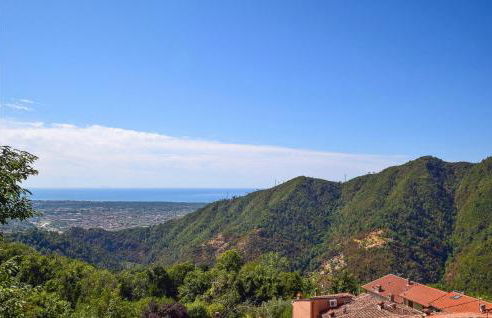 5 Bedroom Amazing Home In Fabbiano - Foto 1