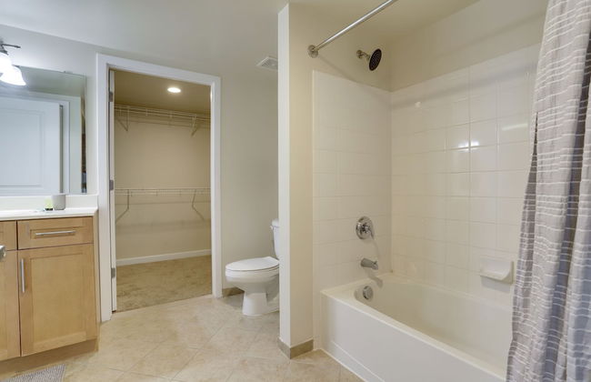 Fantastic 1 Bedroom Condo at Arlington - Foto 16