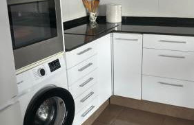 Garbí Beachfront Apartament - Primera línea con vistas al Mar Mediterraneo - Foto 12