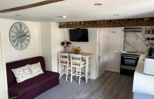 Pitfield Apartments - Photo 5