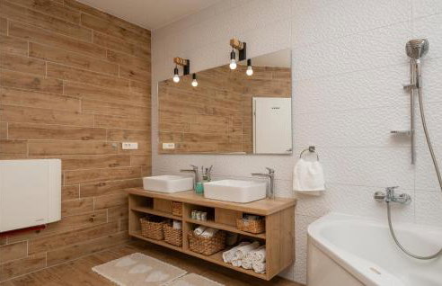 Gorgeous Home In Vrgorac With Wifi - Foto 34