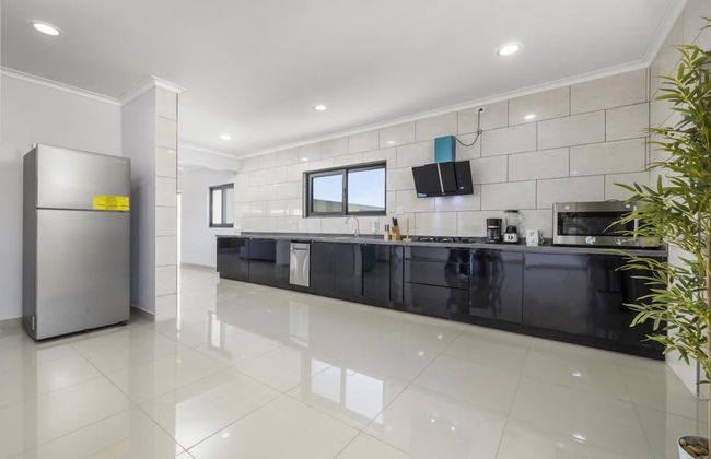 NEW 4br4ba Villa Across of Palmbeach w Pvt Pool - Foto 1