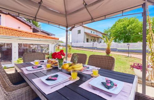 Beautiful Home In Budrovac With Wi-Fi - Foto 9