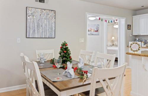 Midtown Apartment with Private Parking and King Bed - Foto 10