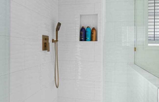 High End Home w Pool Hot Tub Gameroom - Photo 30