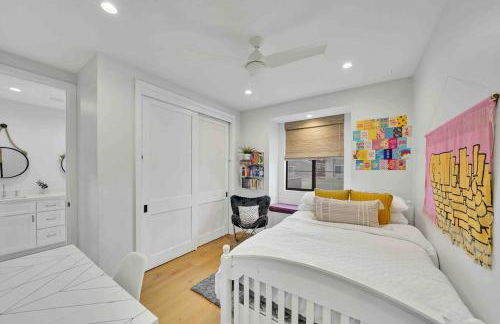 Coastal Paradise . Steps to the beach . Pool . Hot Tub - Foto 2