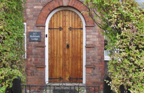 Large 4 bed detached house with parking - Foto 52