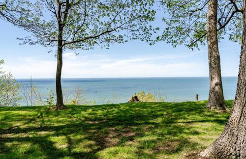 All the Waters Retro Home on Lake Michigan- Your Own PRIVATE BEACH - Foto 14