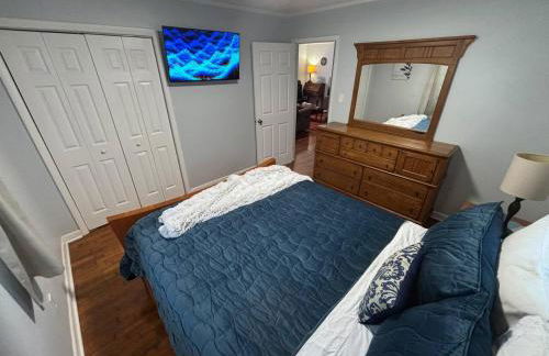 Quiet in Town - 2 beds, Large TVs, Big Parking , Nintendo & EV Ready - Foto 7