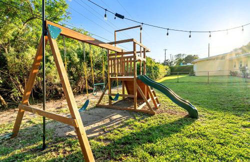 Surf Drive - Ultimate Beach Getaway for Families - Photo 68
