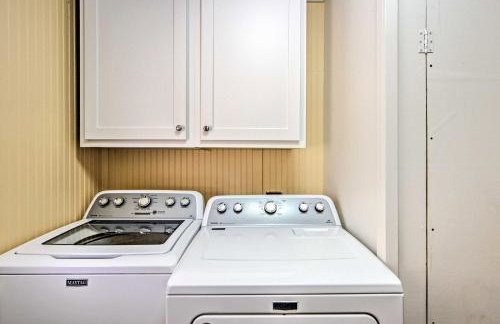 Renovated 'Carnegie Cottage' - Walk to Dtwn! - Foto 18