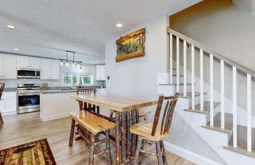 Hilltop Hideaway - Photo 8