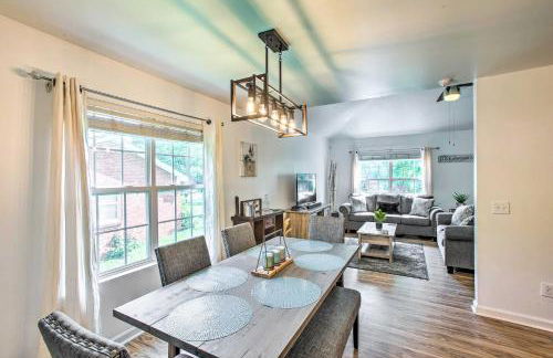 Charming Springfield Escape with Furnished Deck - Foto 1