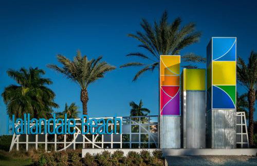 Walk to the beach, Studio, with Pool and FREE Parking - Foto 1