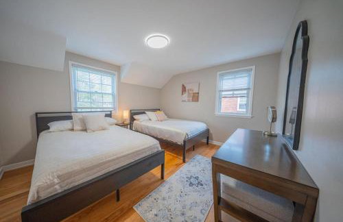 Newly Renovated Townhouse on a Tranquil Street - Foto 25