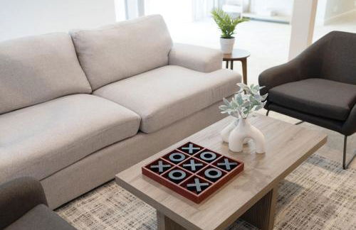 Cascadia Family Mansion, Hot Tub, Game Room, Gym! - Foto 16