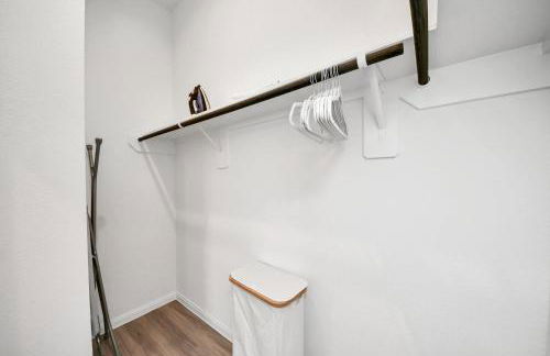 Houston Townhome NRG, Med Center, Downtown, Free Parking - Photo 17