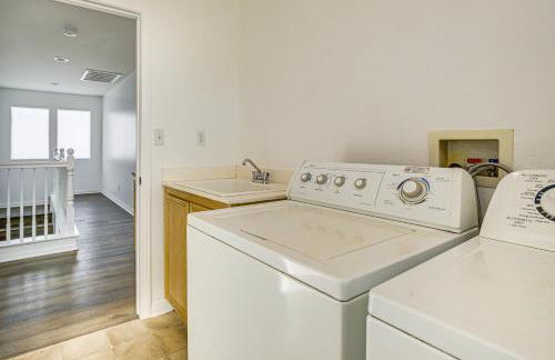 Pool Table and Charcoal Grill Home in Victorville! - Foto 27