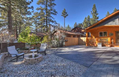 Stylish Elysian Big Bear Cabin w Enclosed backyard - Photo 9