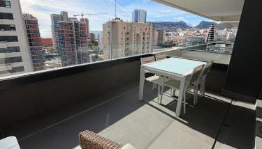 Apartamento de 3 dormitorios, piscina y parking - Photo 2