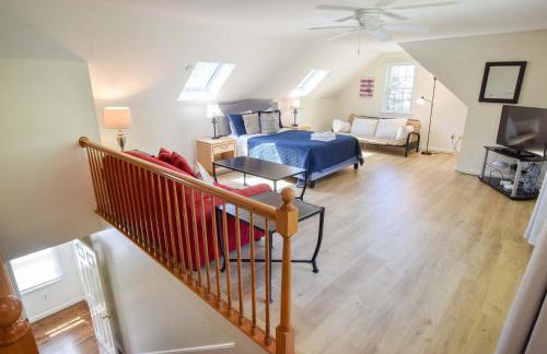 Beach Getaway with Private Backyard - Photo 17