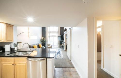 Modern Downtown Top Floor Penthouse With Bay Views - Foto 7